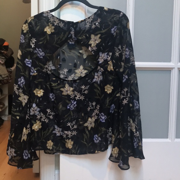 ASTR The Label Anya Top Navy Yellow Floral Size M - Picture 7 of 7